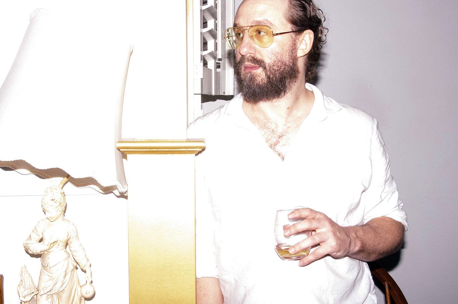 Phosphorescent shares twangy, vocoder-fueled “Christmas Down Under”