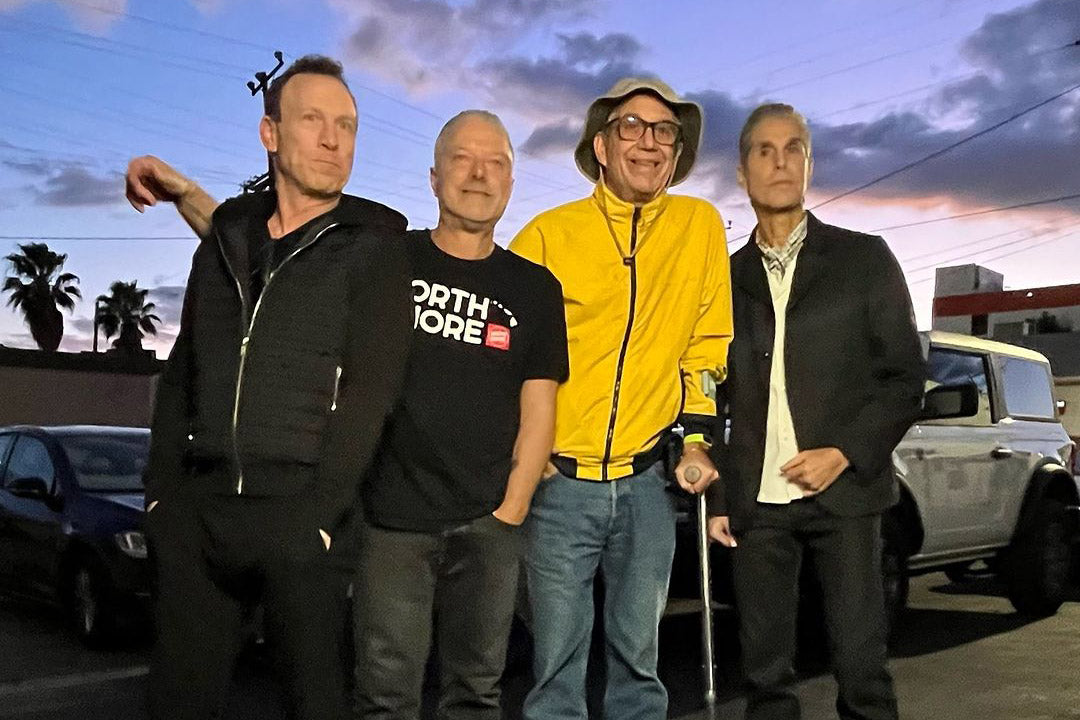 Porno for Pyros began farewell tour at The Observatory, covered Jimi Hendrix (video, setlist)