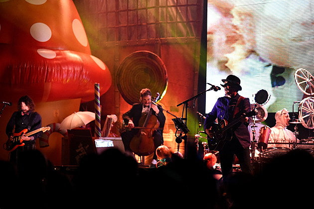 Primus releasing deluxe edition of ‘Willy Wonka’ tribute LP, touring this spring (dates)