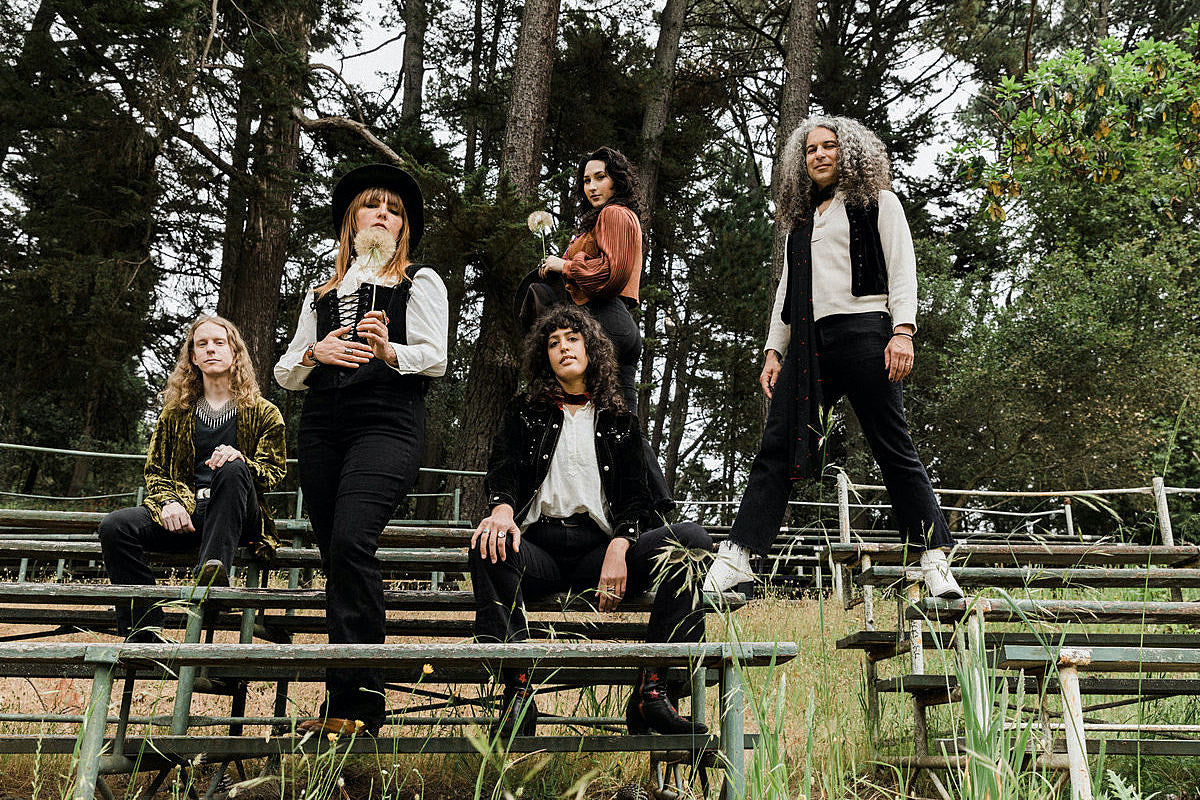 Psychic Hit channel ’70s hard rock & proto-metal on “Livin’ On” (watch the video)