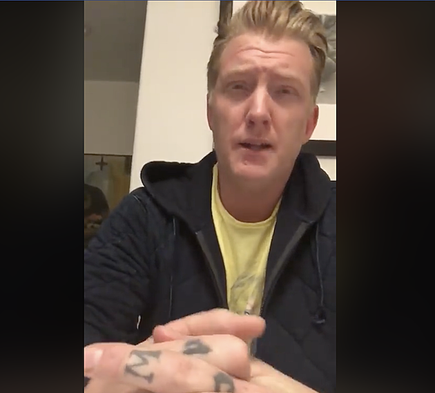 Josh Homme apologizes for kicking photographer: “I was a total dick”
