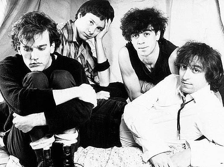 KCRW releasing ’80s/’90s recordings of R.E.M., Tom Waits, Meat Puppets, more