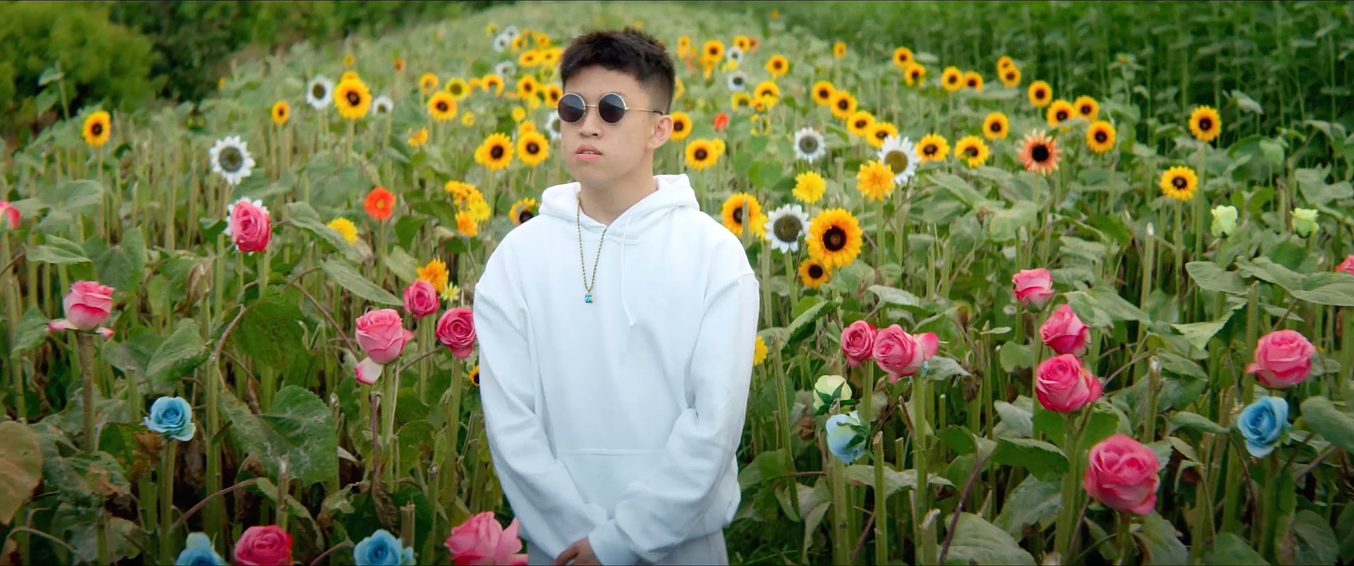 Rich Chigga announces tour, shares “Glow Like Dat” video
