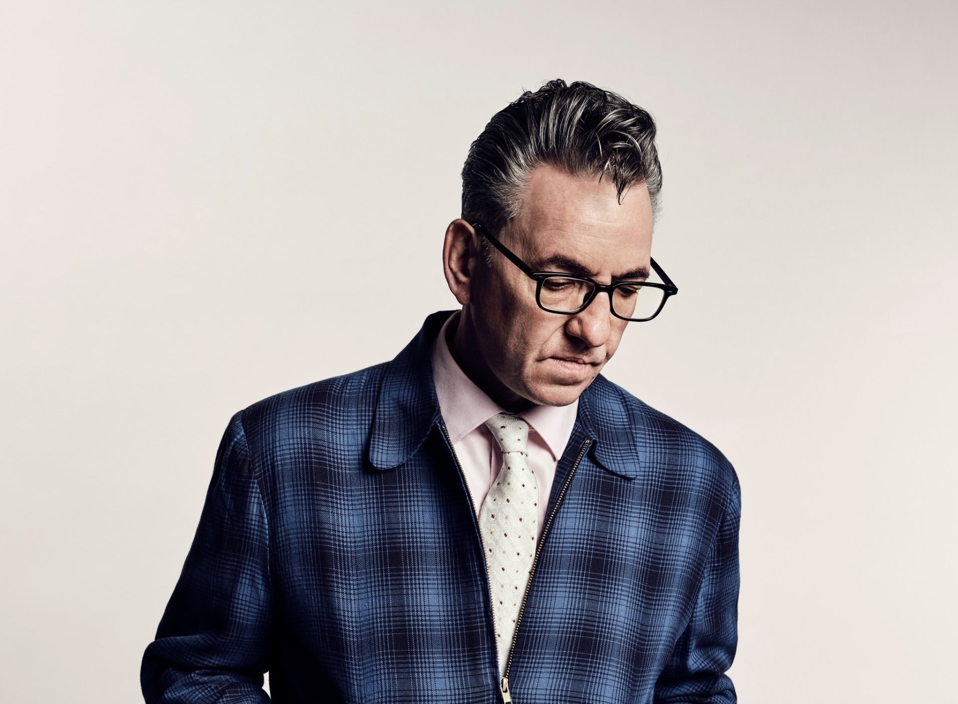 Richard Hawley preps new album, shares “Prism in Jeans”