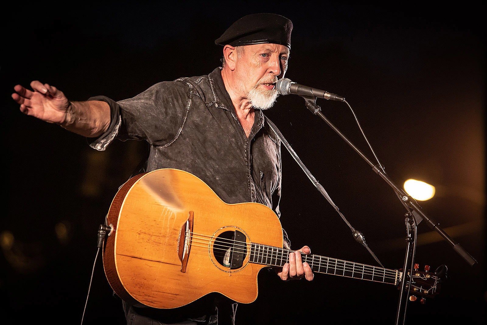 Richard Thompson played a free, socially distant outdoor show in NJ (pics, setlist, video)