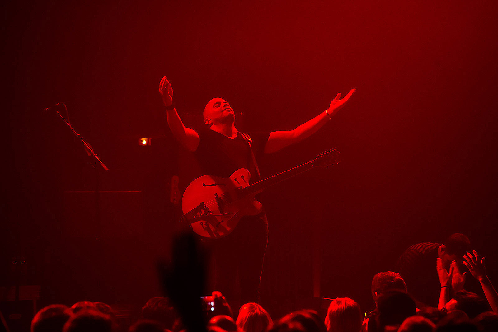 Ride played Brooklyn Steel w/ Spirit of the Beehive (pics, setlist, video)