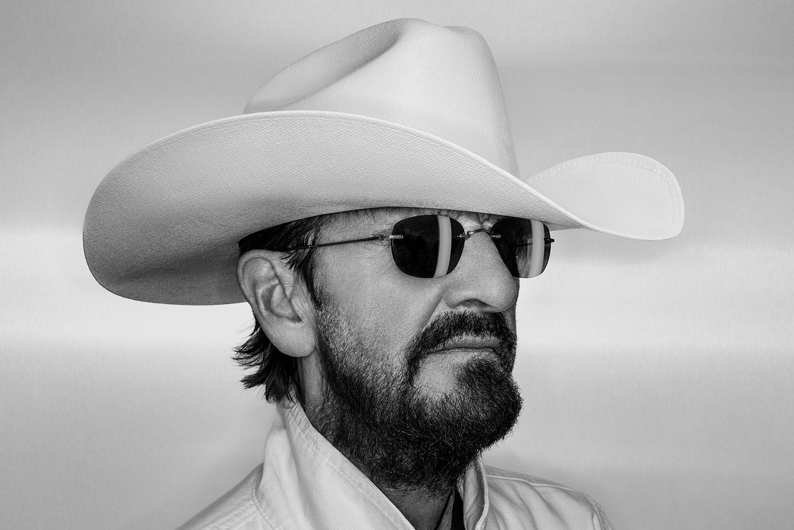 Ringo Starr taps T Bone Burnett, Billy Strings, Alison Krauss & more for new country LP (hear “Time on My Hands”)