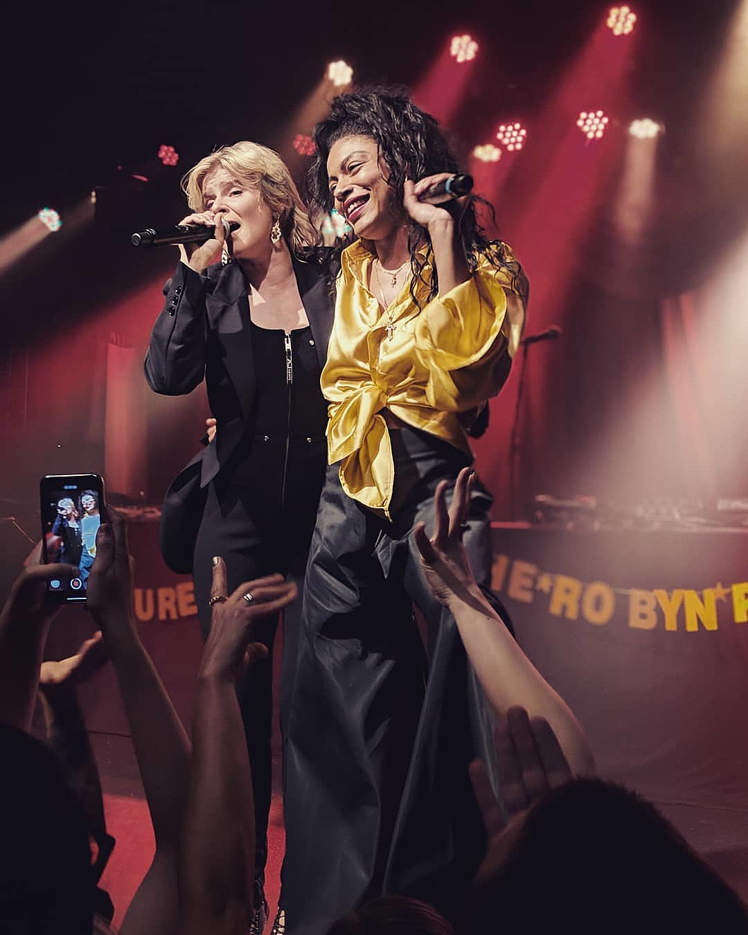 Robyn talked new LP & more at Red Bull Music Festival, sang at afterparty (video)