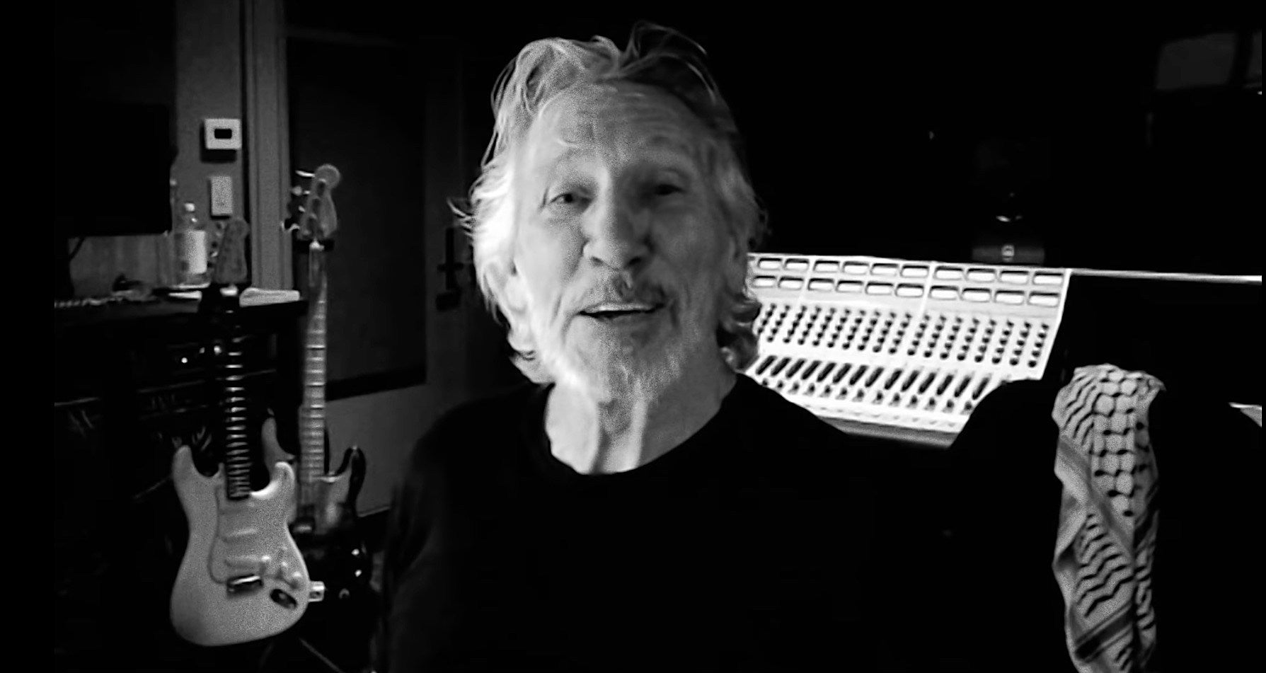 Roger Waters announces new ‘Animals’ mixes & memoir; still feuding with David Gilmour