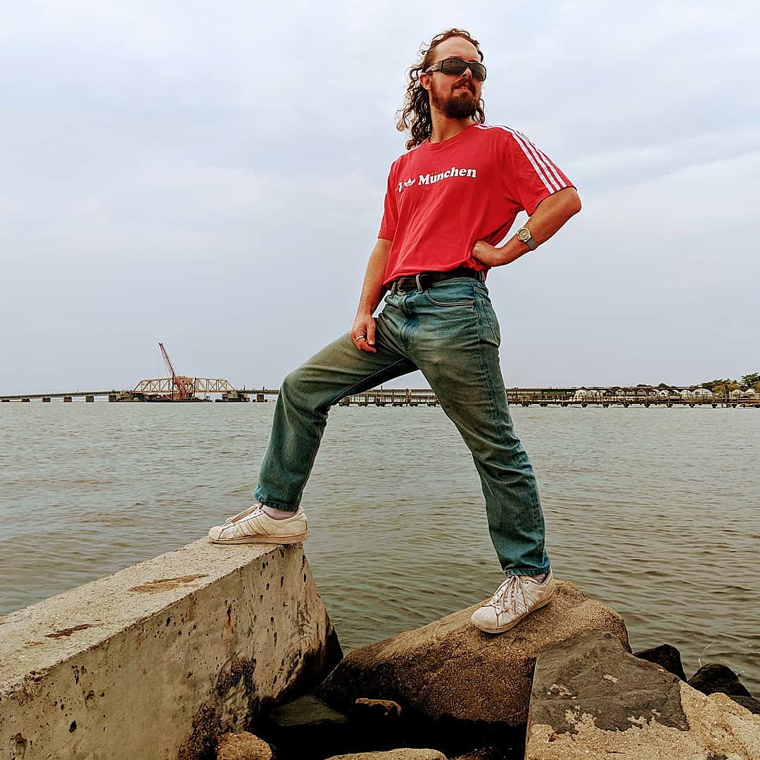 Alex Cameron’s saxophonist & business partner Roy Molloy tells us about his “Five LA Vehicles” of 2018