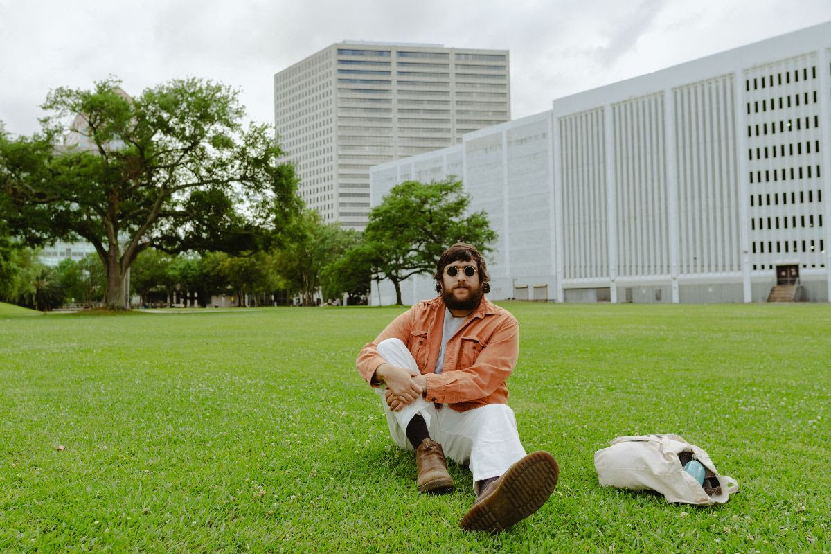 Rui Gabriel (Lawn) announces solo debut & tour, shares “Summertime Tiger” ft Stef Chura