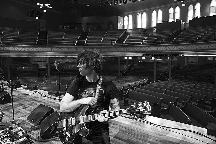 Ryan Adams preps ‘Prisoner,’ playing The Apollo & other dates, making an LP with Liz Phair, covered Radiohead (listen)