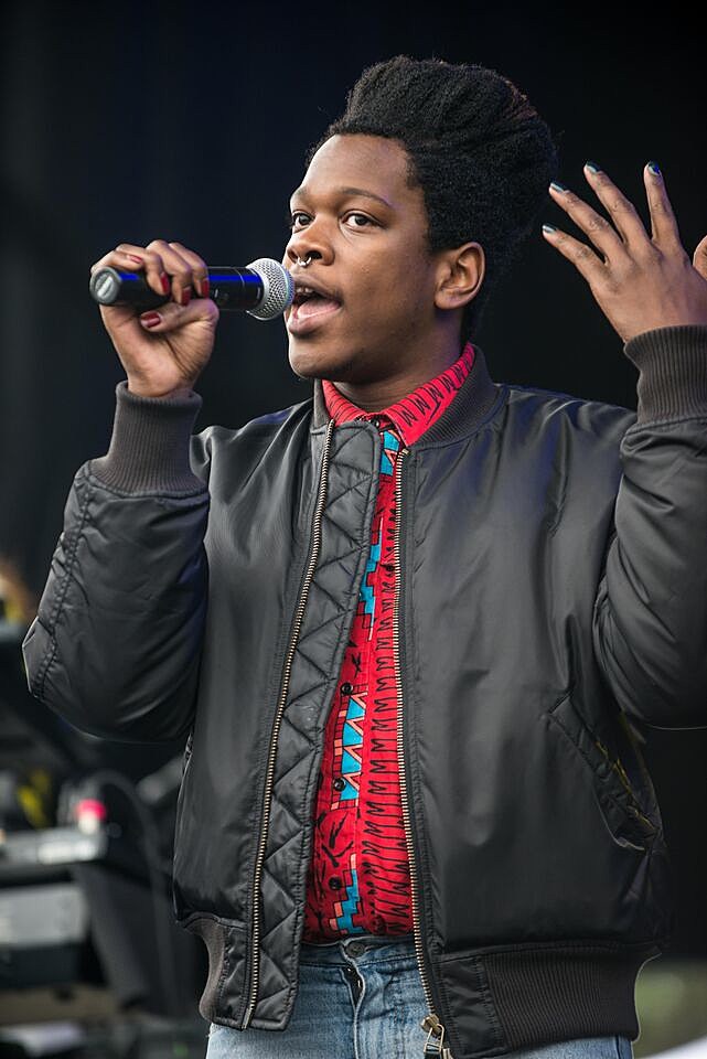 Shamir played Colbert & Fun Fun Fun Fest (which opened late today due to rain) — pics & video