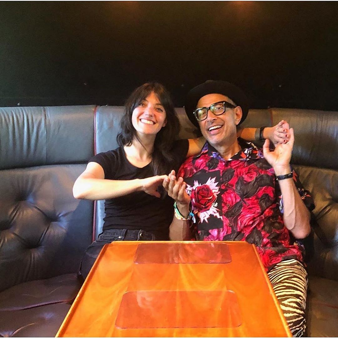 Sharon Van Etten sang with Jeff Goldblum at Glastonbury (video)