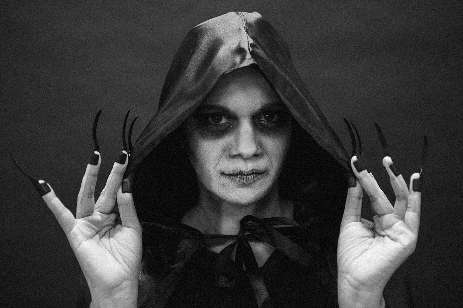 Shilpa Ray released ‘Door Girl,’ touring ++ behind-the-scenes pics of her new video