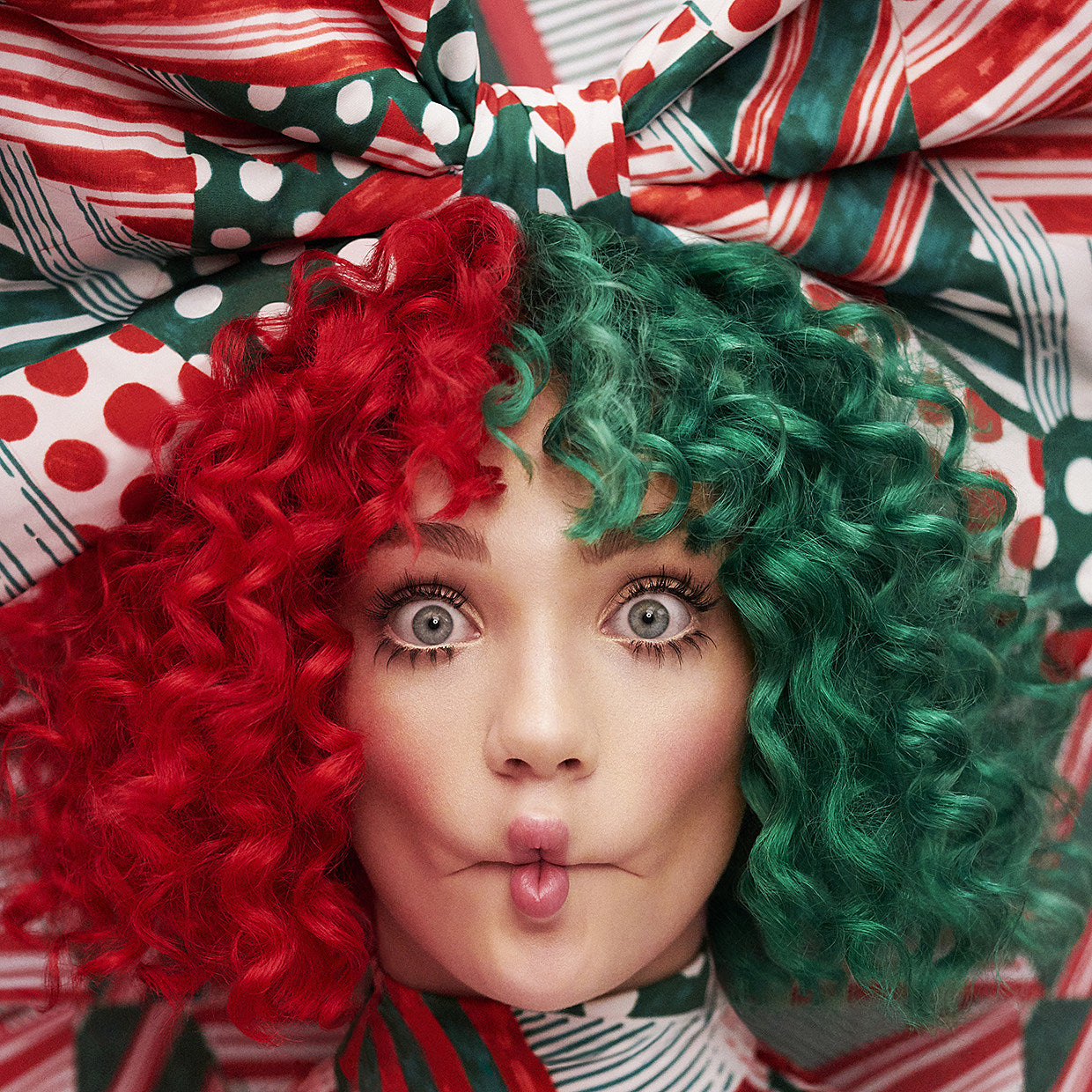 Sia leaks her own nude photo after celebrity website tried to sell it