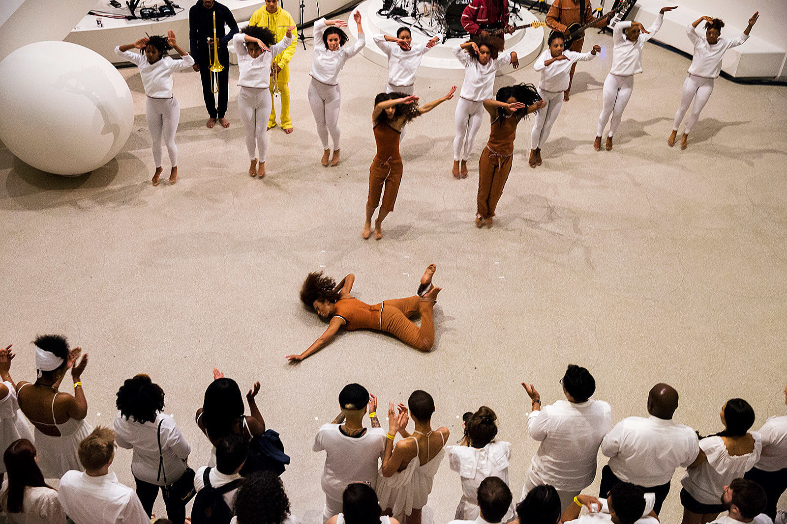 Solange performed high-concept piece ‘An Ode To’ @ The Guggenheim (pics, setlist)