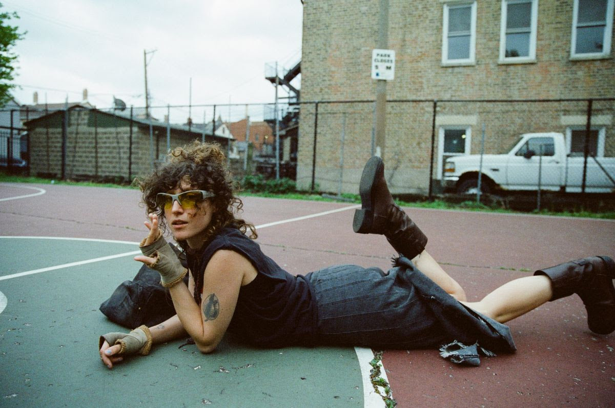 Squirrel Flower announces new album & fall tour, shares “Reelin'”