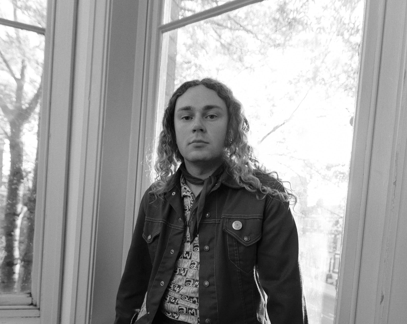 Strawberry Guy shares “strings” version of viral hit “Mrs Magic,” touring North America