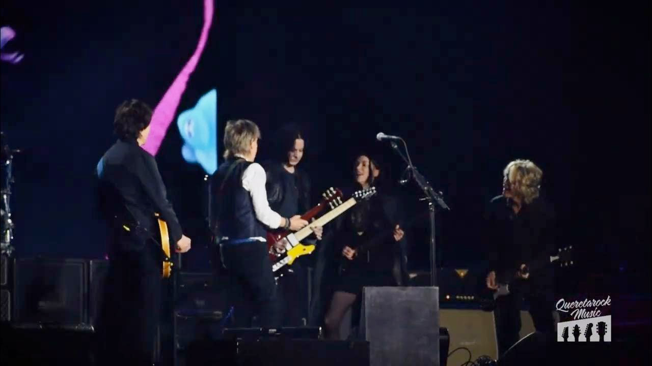 Watch Paul McCartney bring out Jack White & St. Vincent at Corona Capital