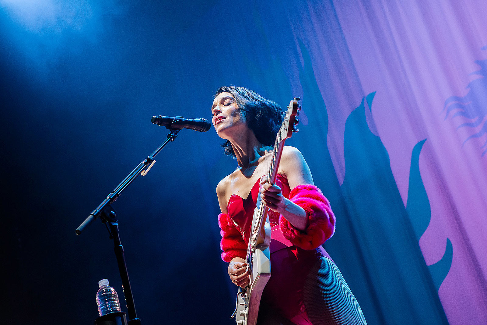 St Vincent adds private show option to tour; new dates on presale now (password ++ pics from LA)