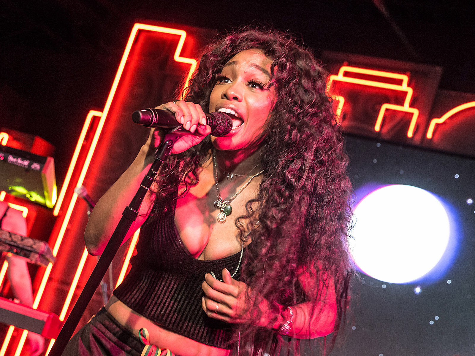 Today’s livestreams (SZA, The Roots, Coldplay, Terrace Martin, Kamasi Washington, more)