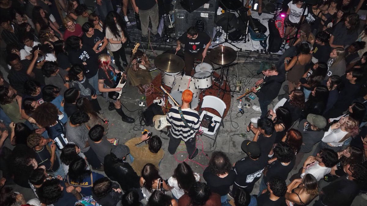 They Are Gutting a Body of Water share “charter spec” ft. Horse Jumper of Love, announce tour