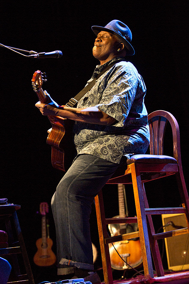 Taj Mahal on tour, played Westhampton Beach PAC (pics)