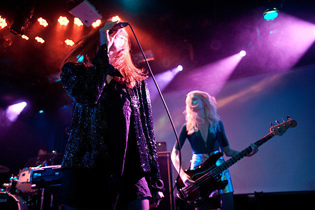 Tamaryn played Le Poisson Rouge w/ Samantha Urbani (pics)