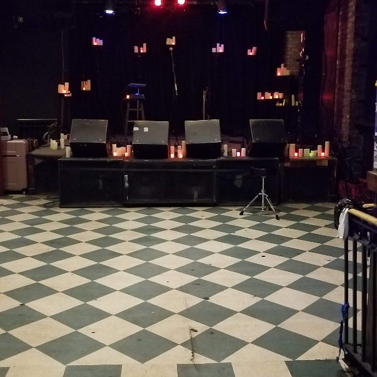 Tanya Donelly covers Pixies’ “Here Comes Your Man” to benefit Great Scott staff