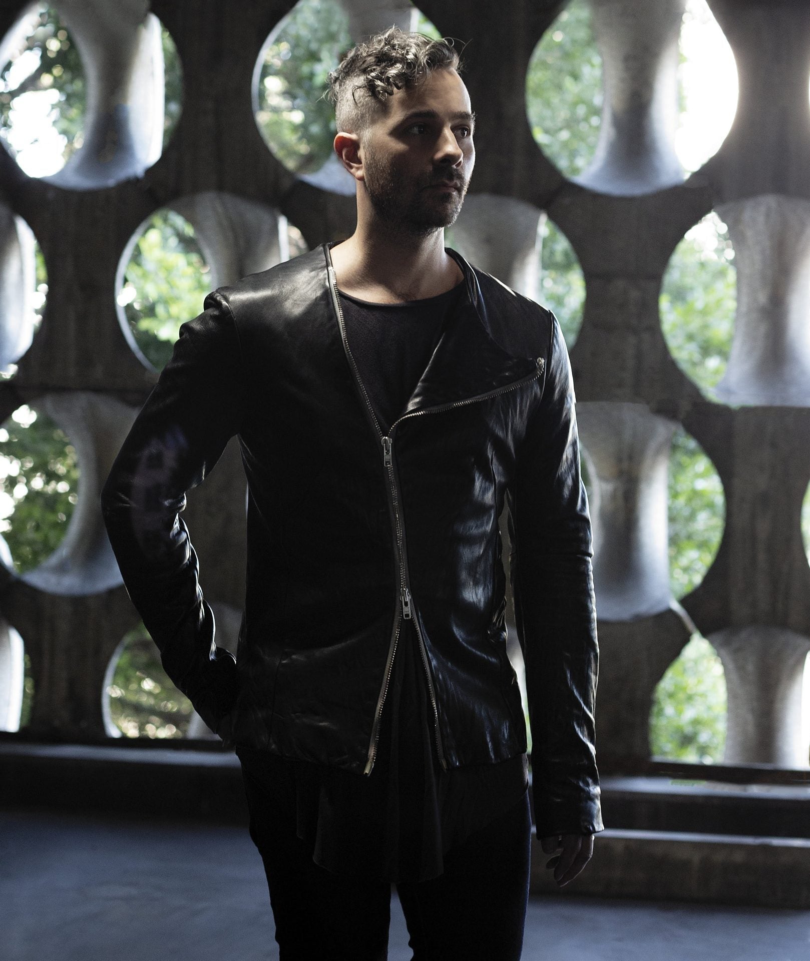 Telefon Tel Aviv announce first LP in 10 years, share new single, playing shows