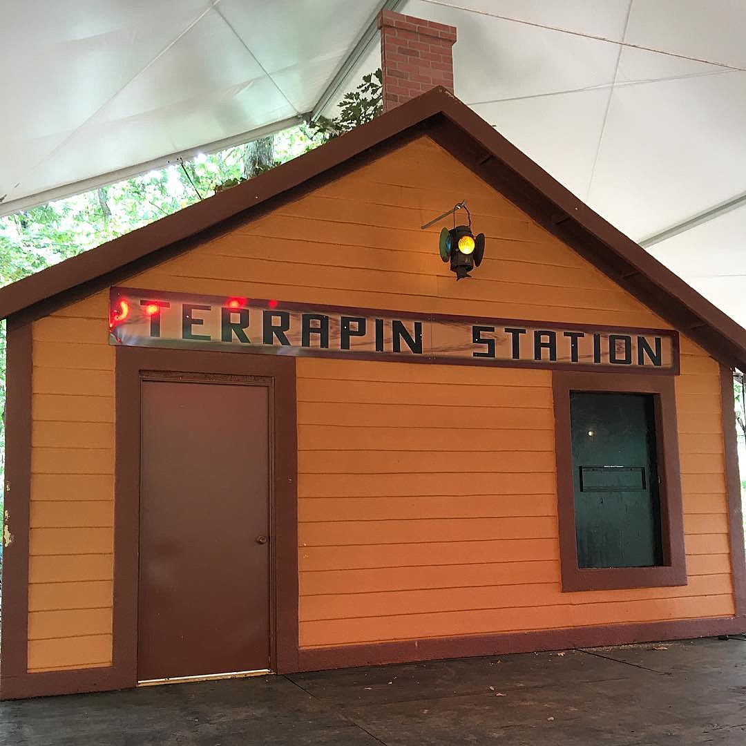 Lockn’ begins, streaming live (including Phil & Bob’s ‘Terrapin Station’ set)