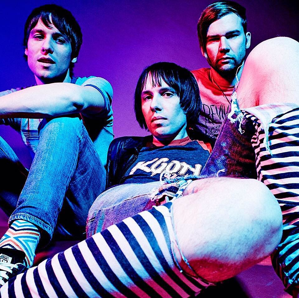 The Cribs announce ’24-7 Rock Star Sh★t’ & share “Rainbow Ridge”