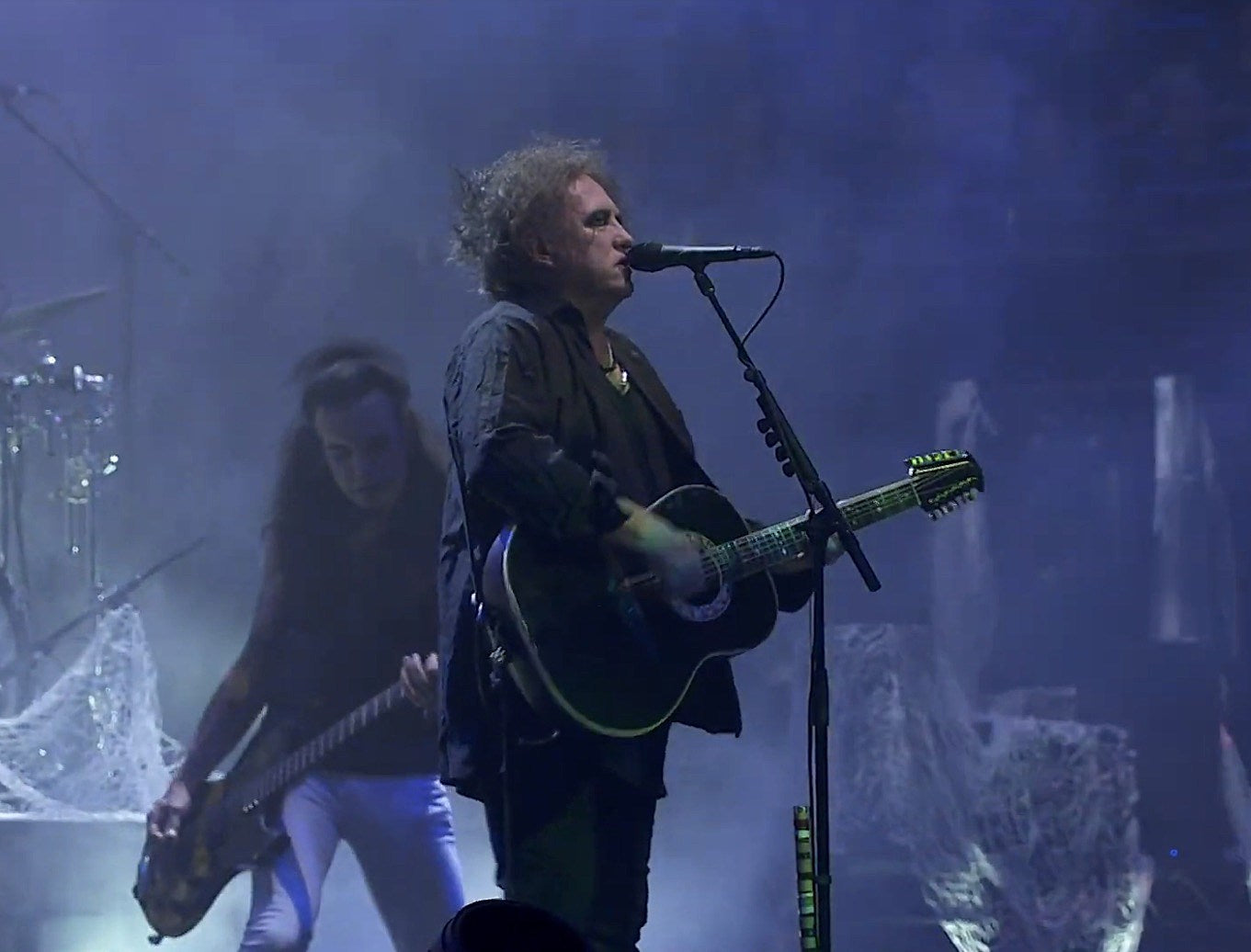 watch The Cure play ‘Disintegration’ & b-sides in Sydney (full show video)