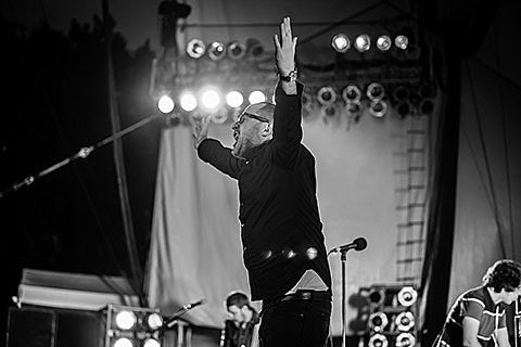Craig Finn releases new song, announces tour (dates)