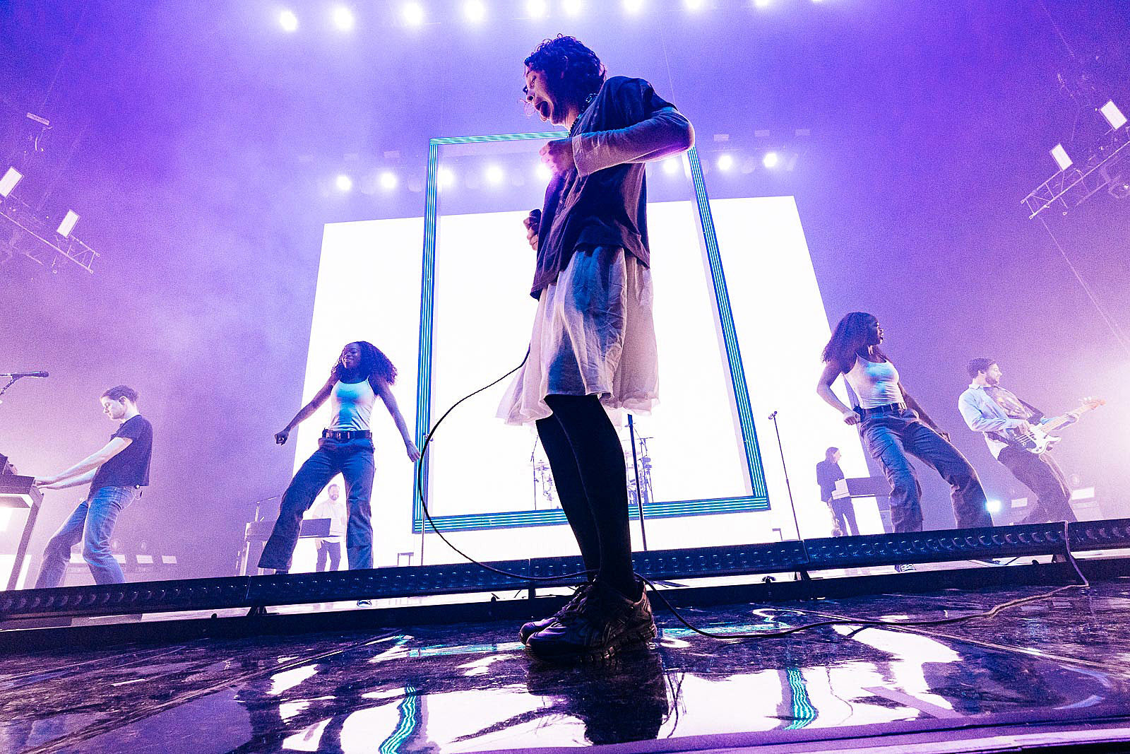 Phoebe Bridgers, Clairo, beabadoobee & more covering The 1975 on a livestream