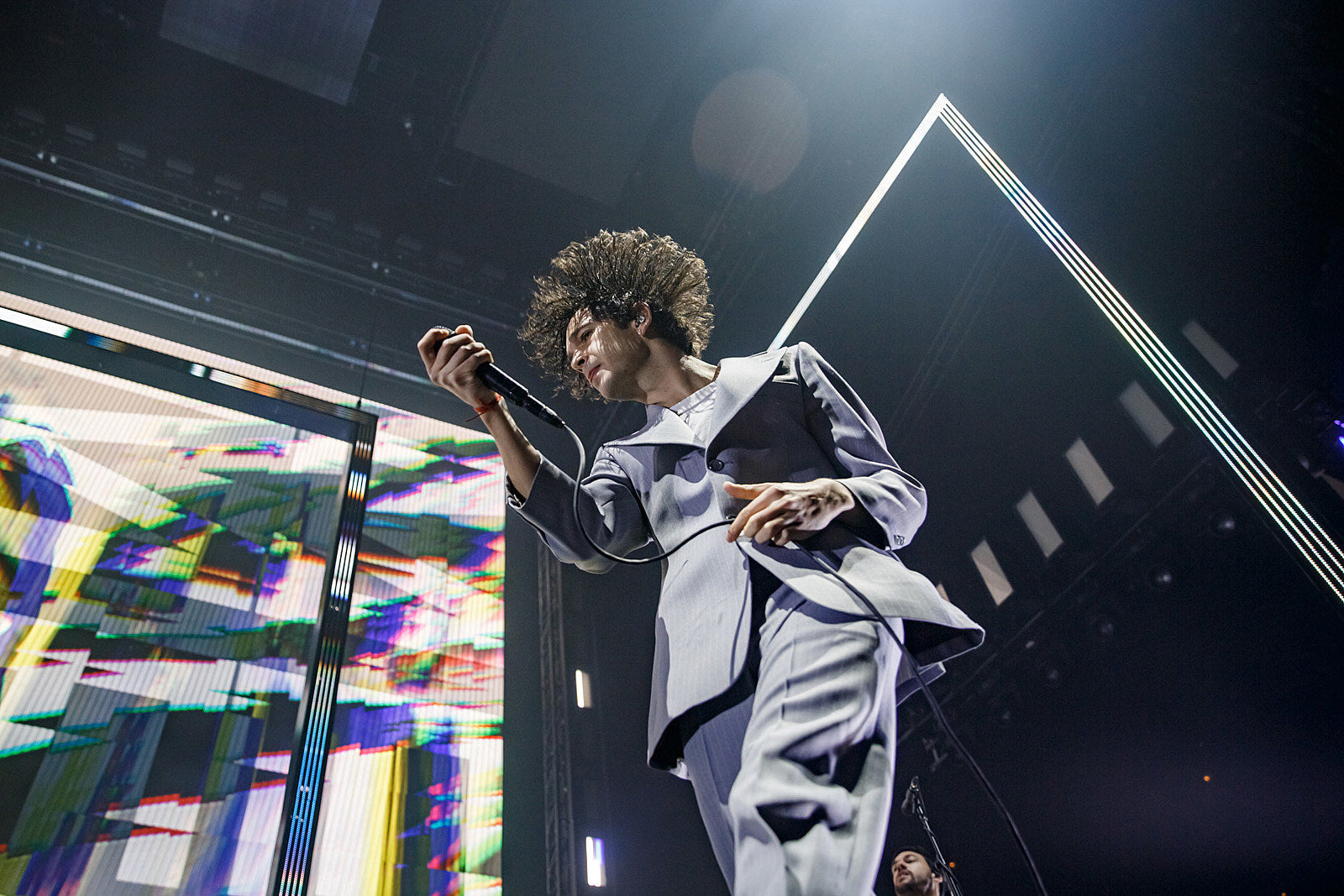 The 1975 played Chicago’s United Center with Pale Waves & No Rome (pics, video)