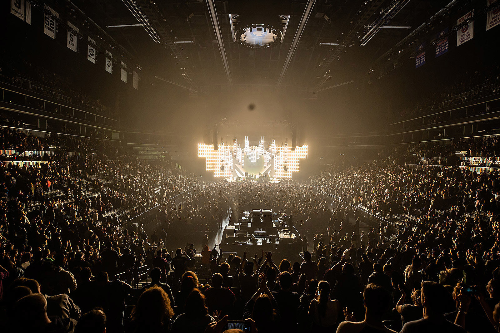 NY arenas to reopen for music & sports events, with restrictions