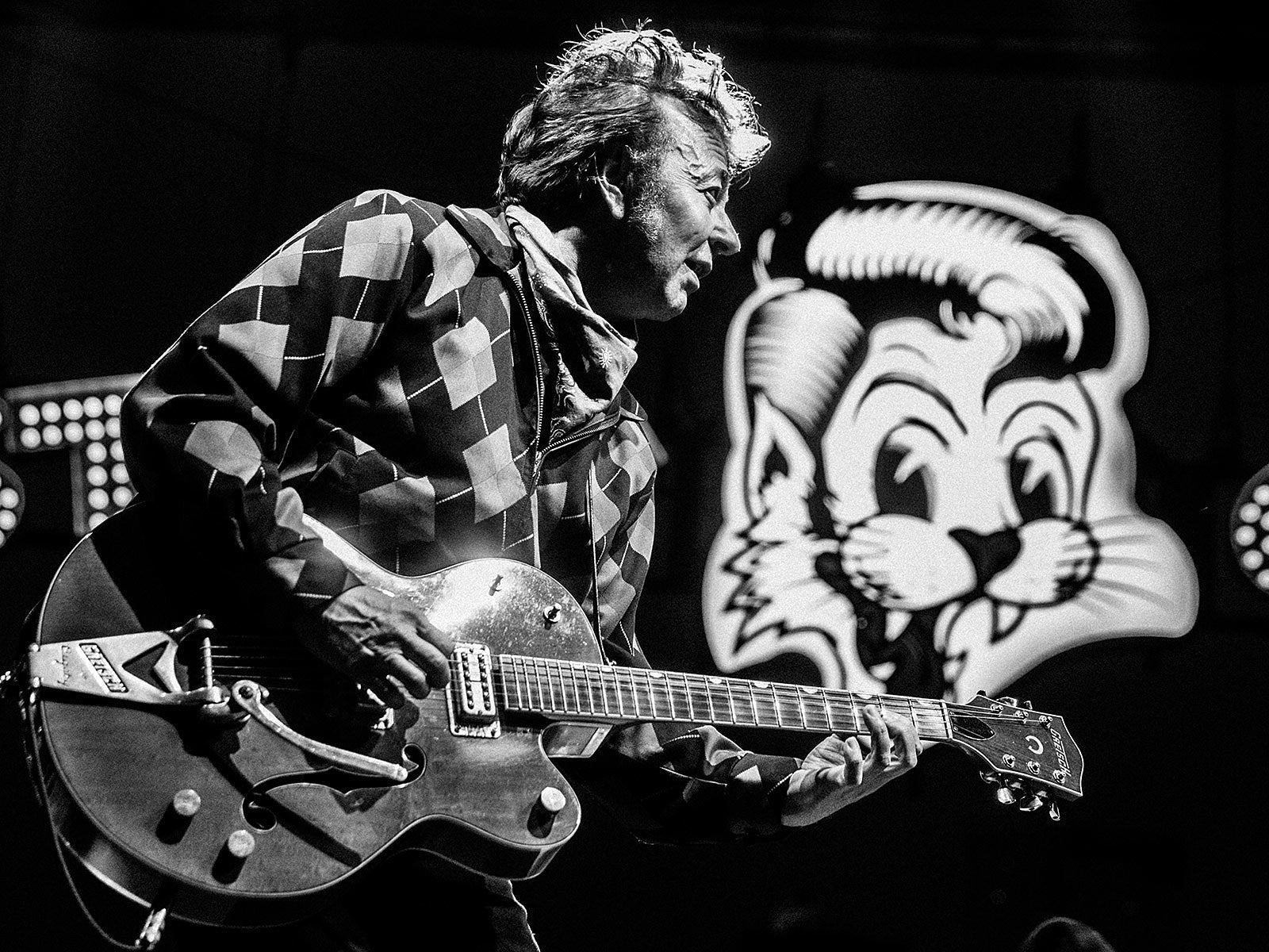 Stray Cats played The Rooftop at Pier 17 with James Hunter (pics, video, setlist)