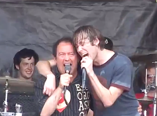 watch Pete Shelley & Thursday play “Ever Fallen In Love” at Warped Tour ’06