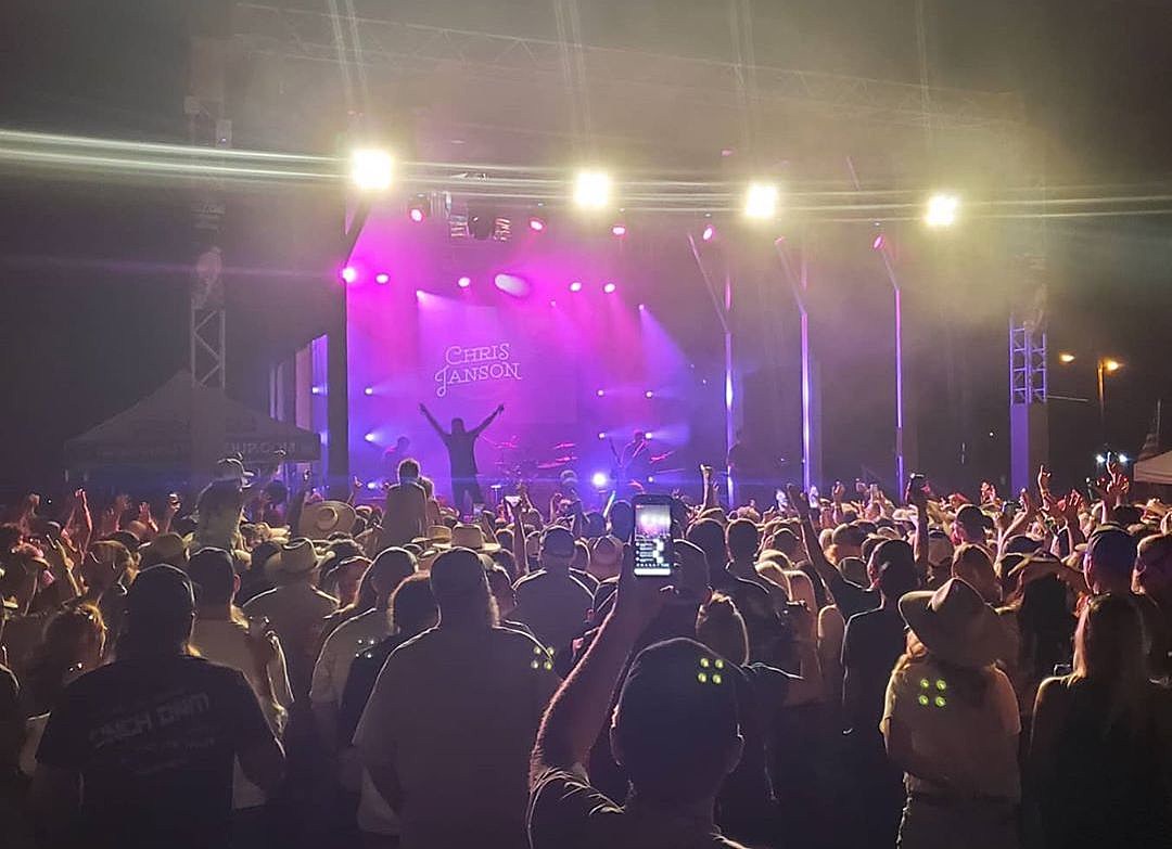 Festival organizer defends packed, maskless crowd at Chris Janson show