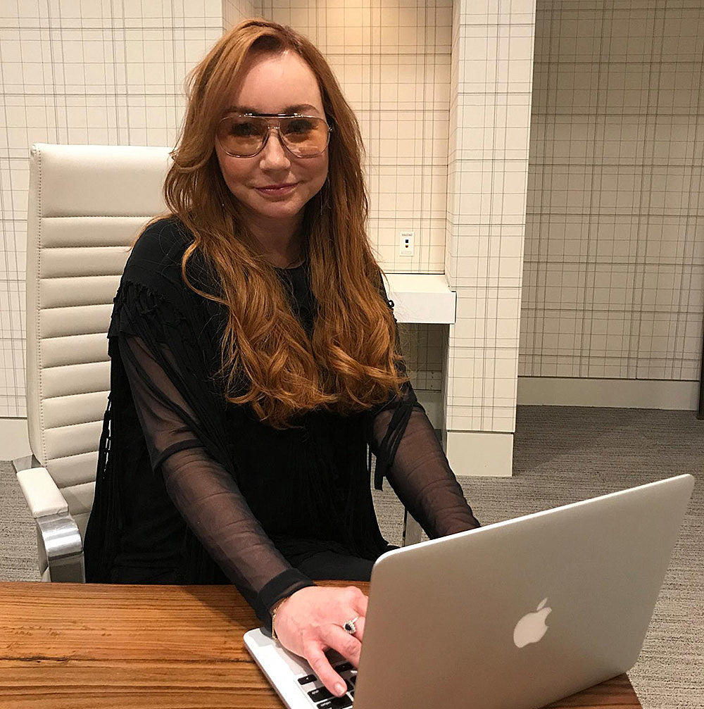 Tori Amos signing at Barnes & Noble, talks Wu-Tang & more in AMA