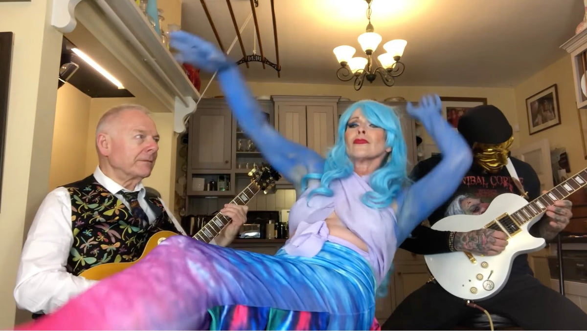 Watch Toyah & Robert Fripp revisit Heart’s “Barracuda”