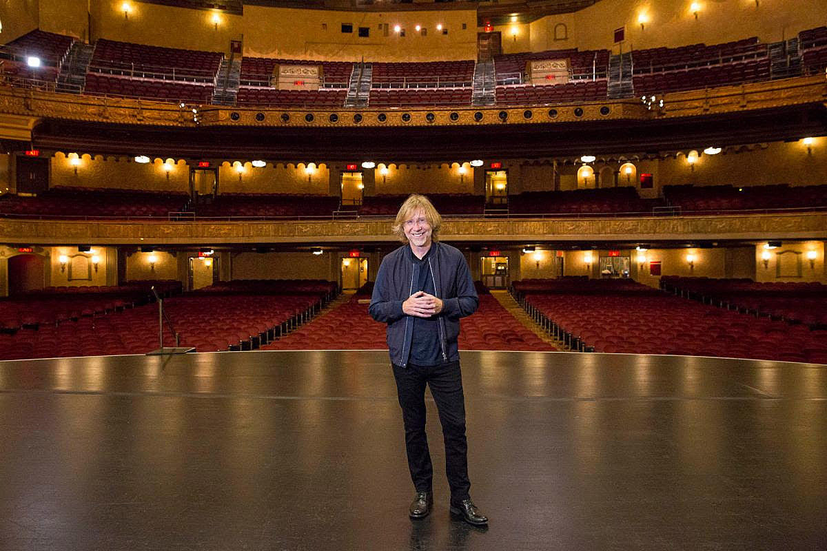 Phish’s Trey Anastasio streaming shows from an empty Beacon Theatre