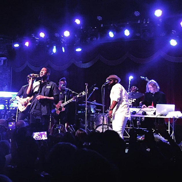 Usher & The Roots played a surprise set at Brooklyn Bowl last night (videos)