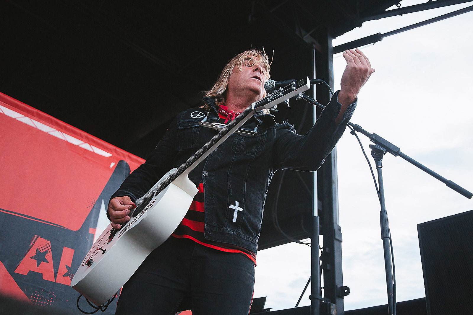 The Alarm’s Mike Peters has died at 66