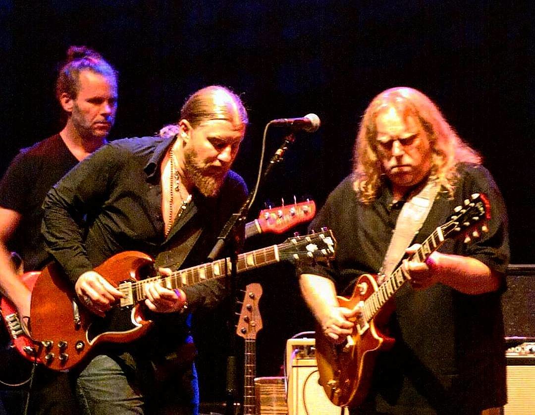 Gov’t Mule doing New Year’s run at the Beacon, where Warren Haynes joined Tedeschi Trucks Band (videos)