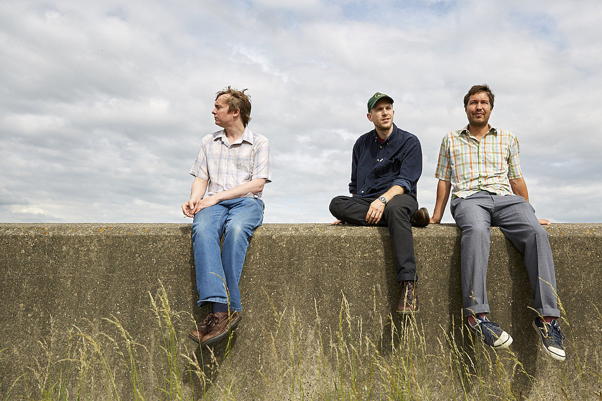 The Wave Pictures ready ‘Bamboo Diner in the Rain’ (watch the “Pool Hall” video)