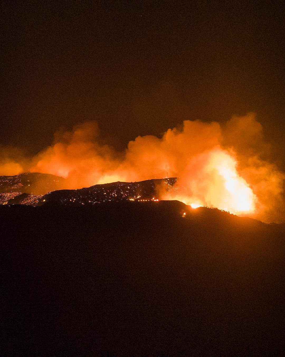 Neil Young, Miley Cyrus, Fred Durst & others lost homes in California wildfires