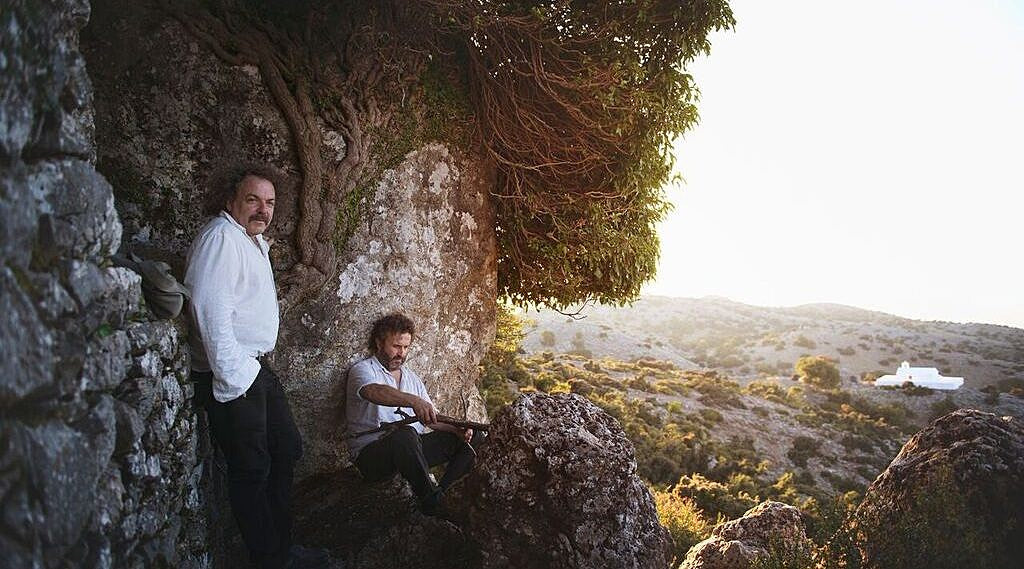 Xylouris White share “Forging” from new LP, announce tour